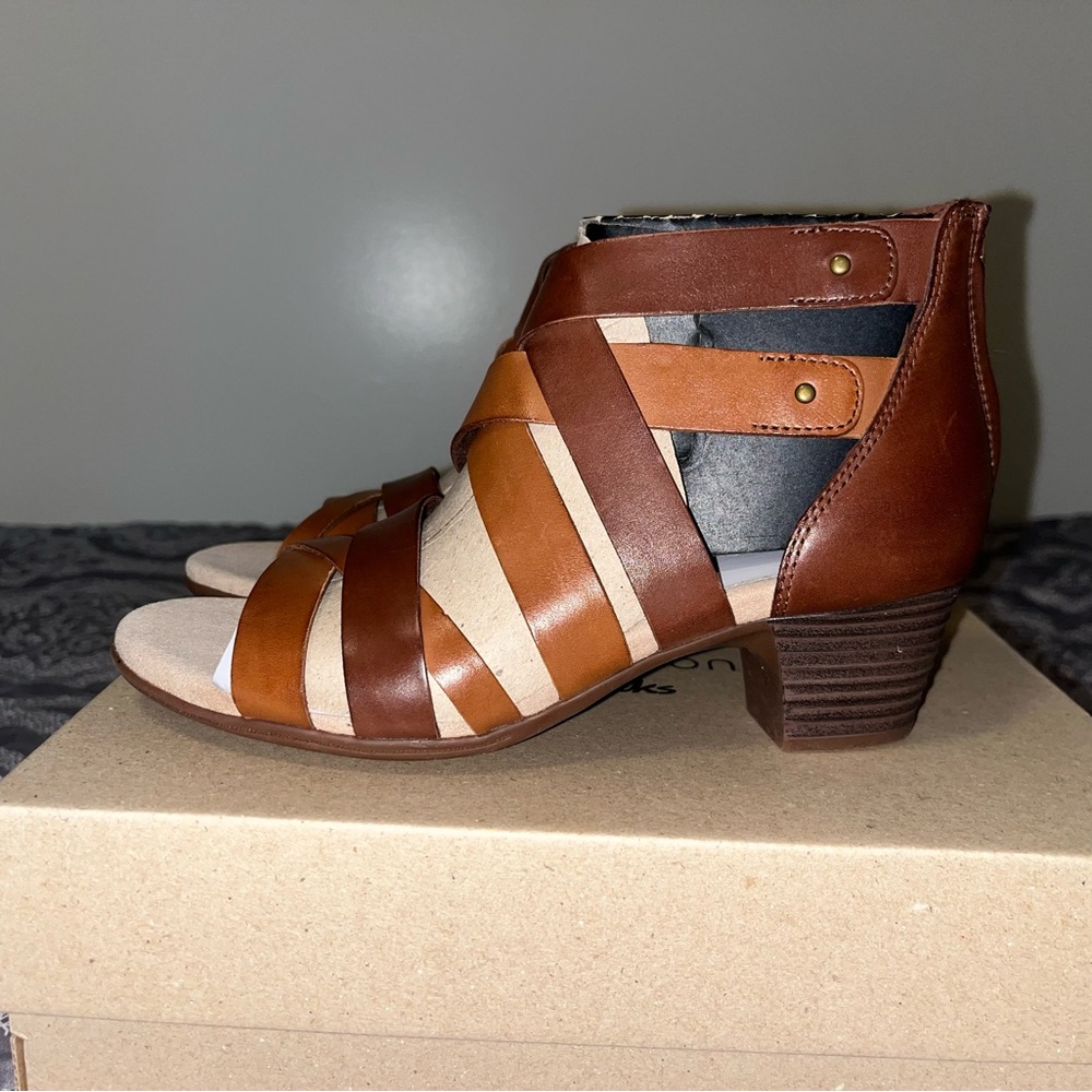 NWT - Clark’s Valarie Dream heeled sandal